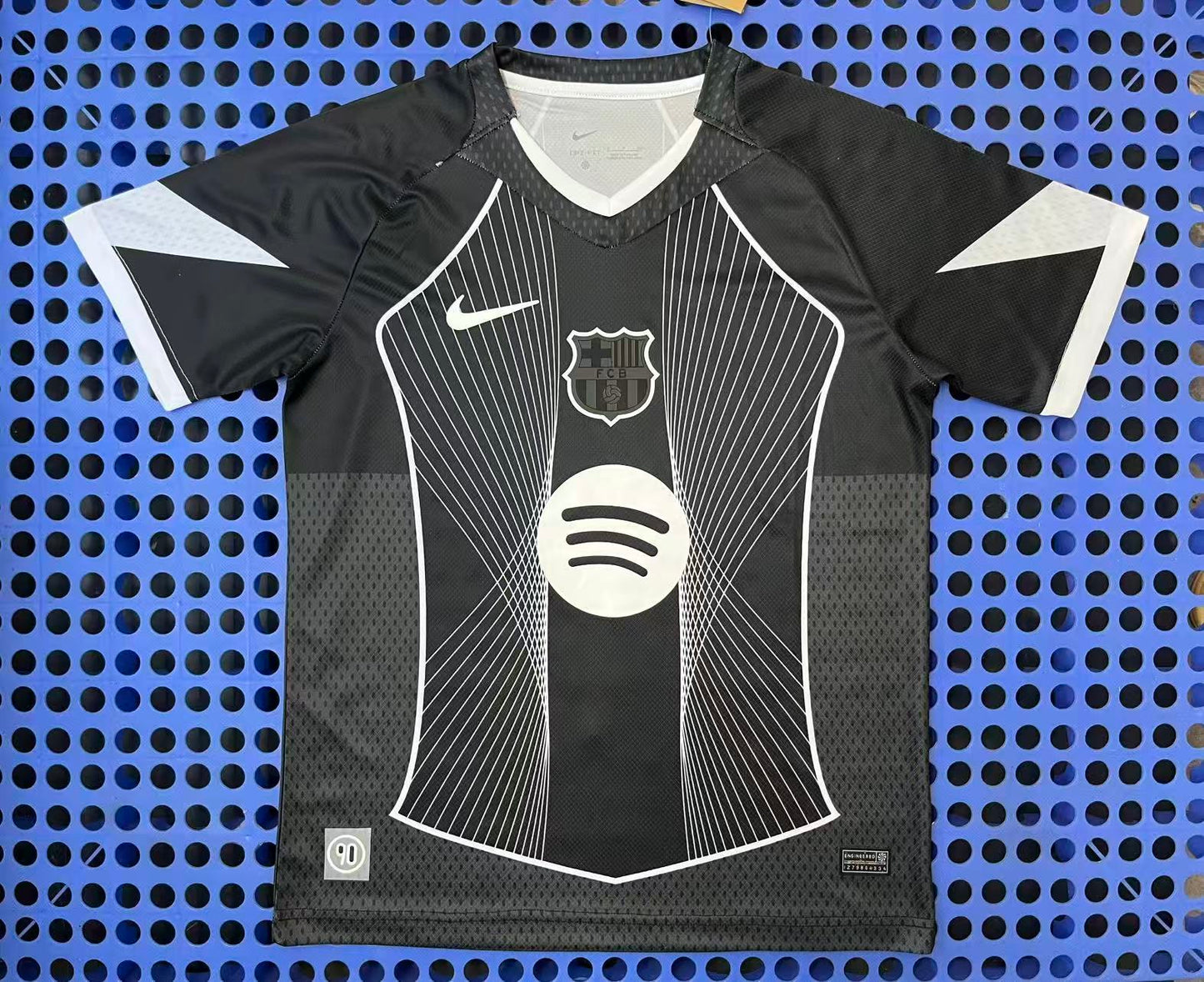 FC BARCELONA - BLACK AND WHITE